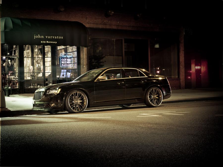  Chrysler 300C John Varvatos Limited Edition (LX2) 2013 года  (фото 13 из 27)